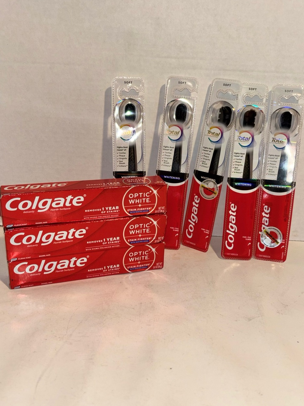 Colgate Optic White Toothpaste/ charcoal Toothbrush Bundle - Red-New